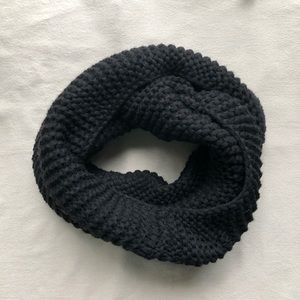 Knit circle scarf